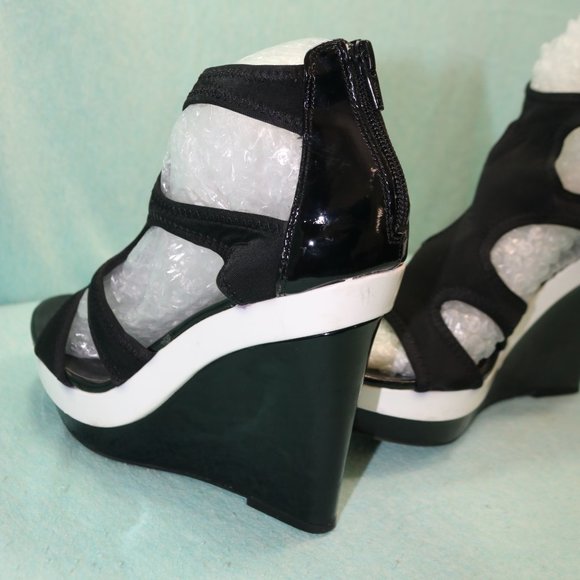 Simply Vera - Vera Wang Wedge Heels size 9 - Picture 6 of 15